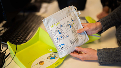 Elektroden en batterijen voor ZOLL AED’s vervangen