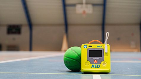 zoll aed op school